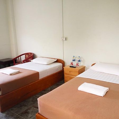 Hotel Lily The Home Хсипау Екстериор снимка