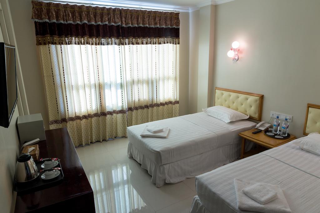 Hotel Lily The Home Хсипау Екстериор снимка