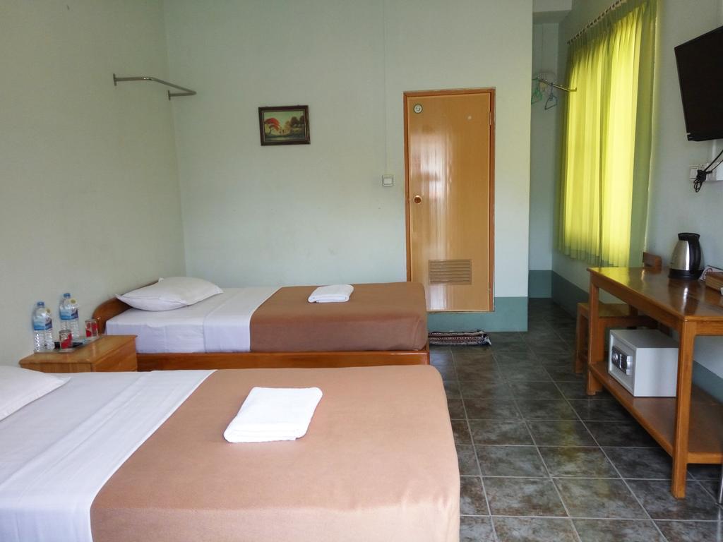 Hotel Lily The Home Хсипау Екстериор снимка