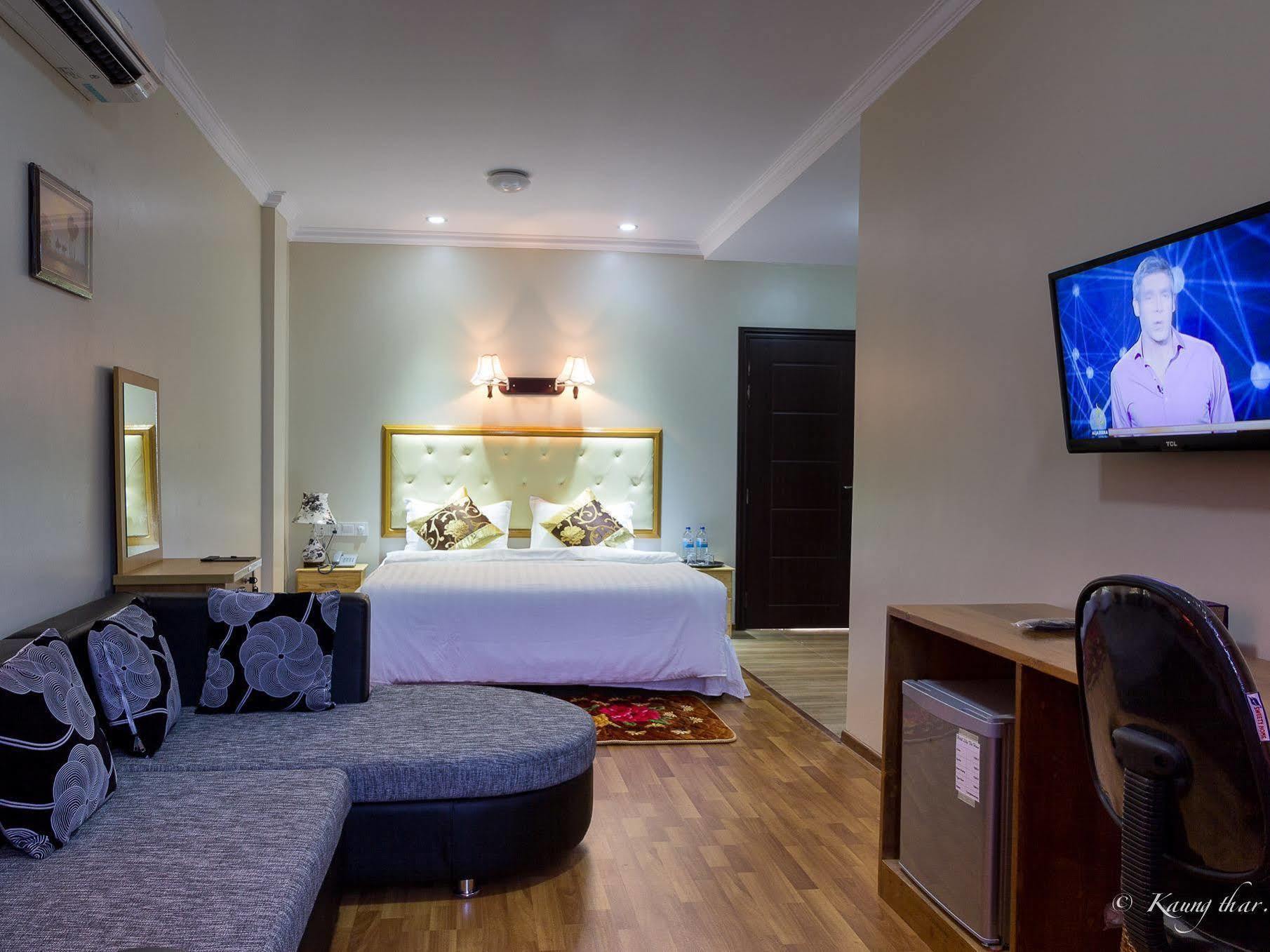 Hotel Lily The Home Хсипау Екстериор снимка